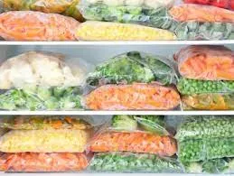 Diamond Freezer Bags Medium (30 Bags) - These high-quality freezer bags are designed to keep your food fresh and protected, ensuring that you always have delicious and nutritious meals ready to go - 01090063083