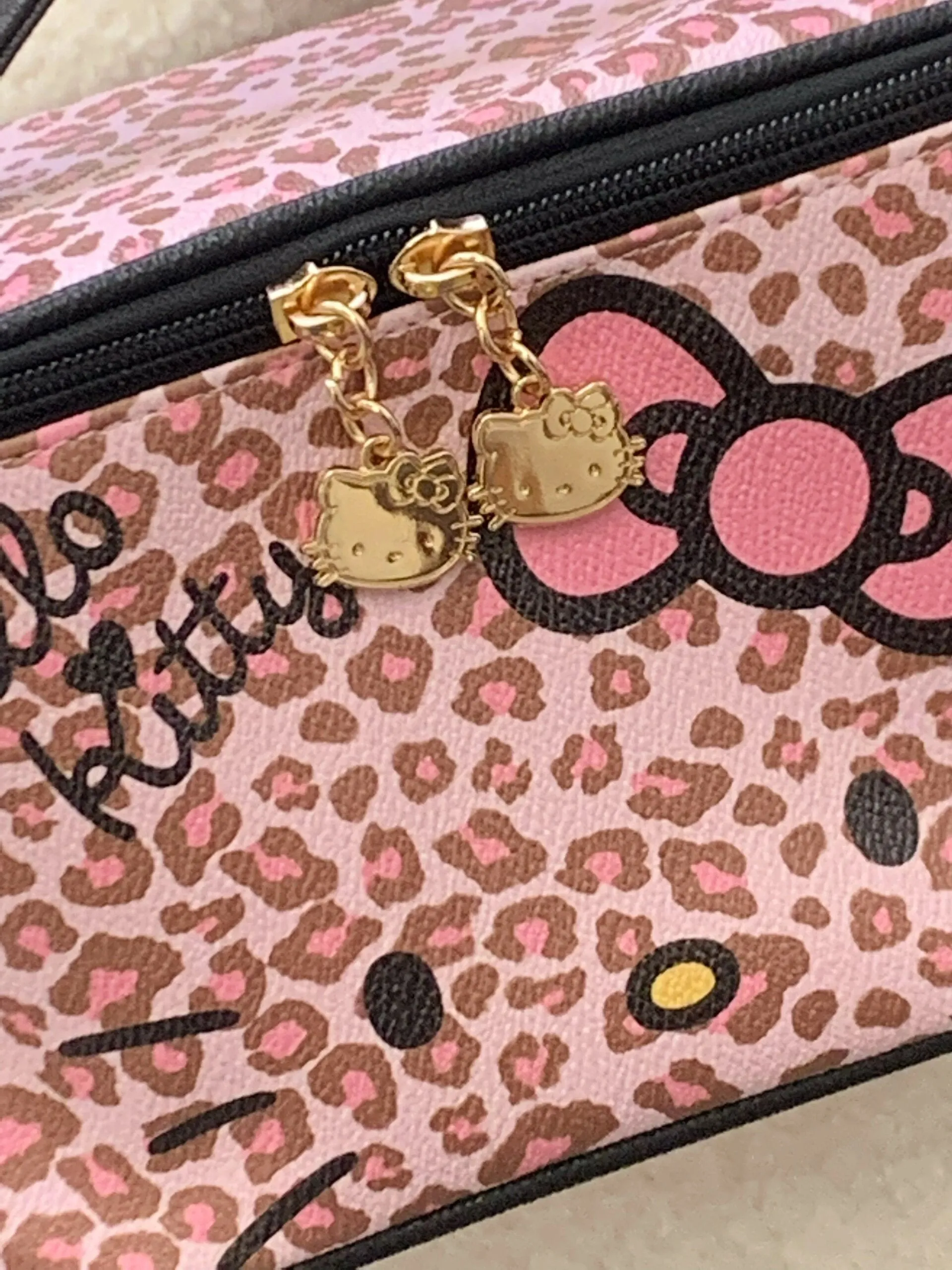 Hellokitty Leopard print Travel Makeup Portable Storage Bag